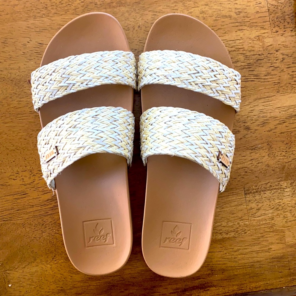 Reef cushion vista raffia sz7